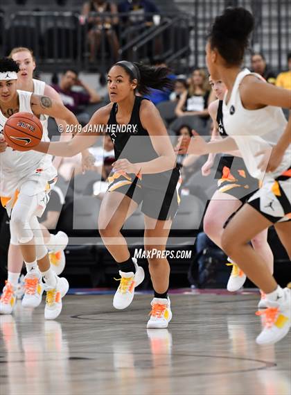 Thumbnail 1 in Jordan Brand Classic photogallery.
