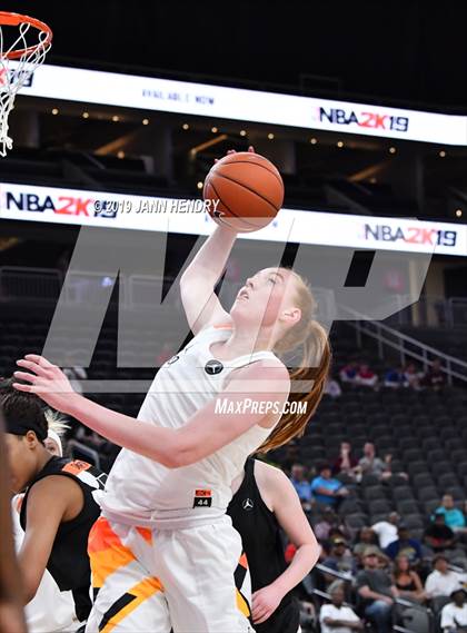 Thumbnail 2 in Jordan Brand Classic photogallery.