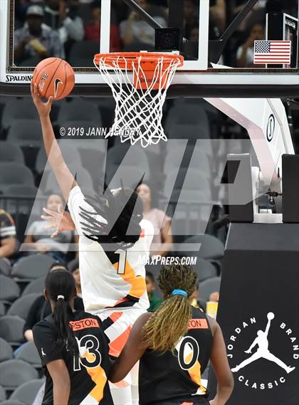 Thumbnail 3 in Jordan Brand Classic photogallery.