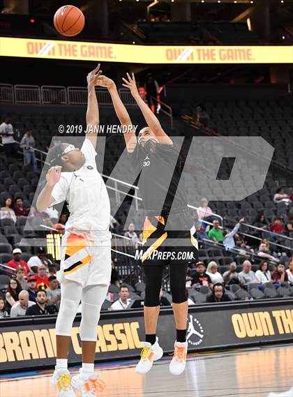 Thumbnail 3 in Jordan Brand Classic photogallery.