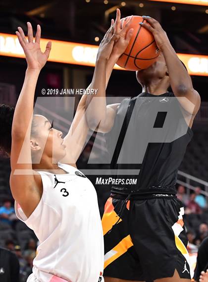 Thumbnail 1 in Jordan Brand Classic photogallery.