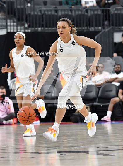 Thumbnail 1 in Jordan Brand Classic photogallery.