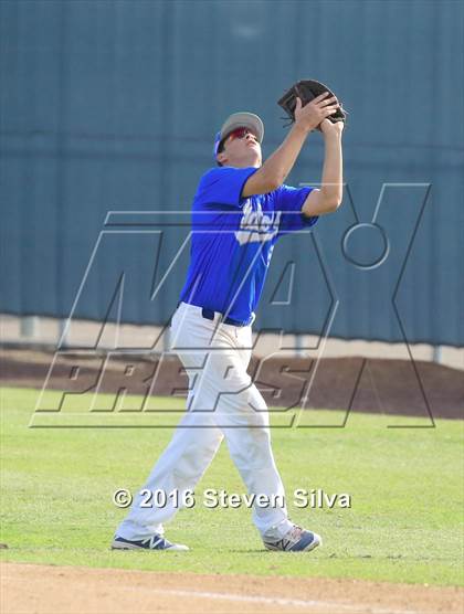 Thumbnail 2 in Green Valley vs. Rancho Bernardo (66th Annual San Diego Lions Tournament) photogallery.