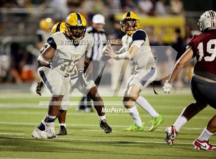 Thumbnail 2 in Lamar vs Keller Central photogallery.