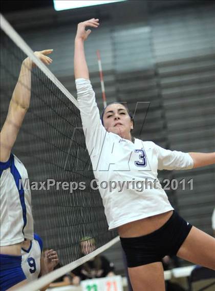 Thumbnail 1 in La Costa Canyon vs. Green Valley (Durango Fall Classic) photogallery.