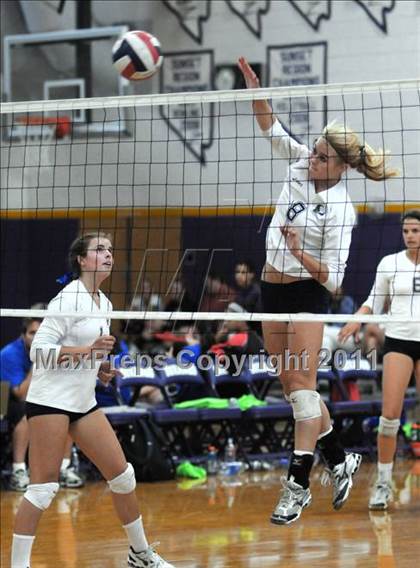 Thumbnail 2 in La Costa Canyon vs. Green Valley (Durango Fall Classic) photogallery.