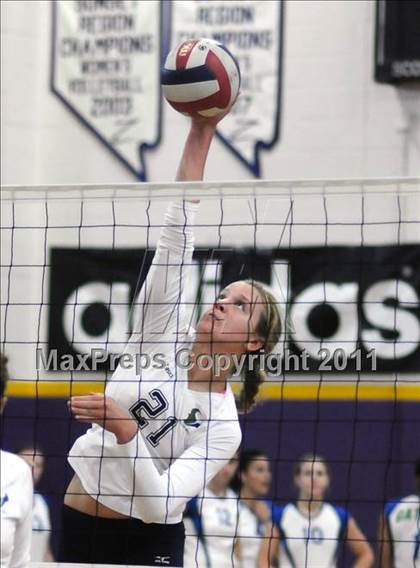 Thumbnail 1 in La Costa Canyon vs. Green Valley (Durango Fall Classic) photogallery.