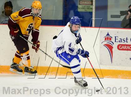 Thumbnail 2 in South Windsor vs. West Haven (West Haven Christmas Tournament) photogallery.