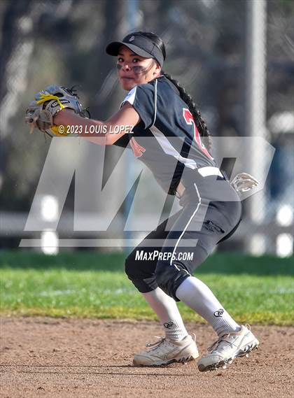 Thumbnail 2 in Ayala vs. Redlands East Valley photogallery.