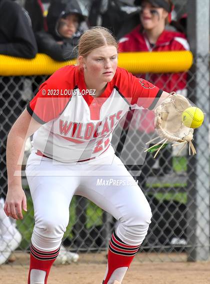 Thumbnail 2 in Ayala vs. Redlands East Valley photogallery.