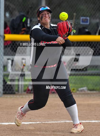 Thumbnail 3 in Ayala vs. Redlands East Valley photogallery.