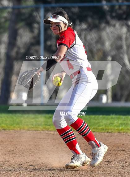 Thumbnail 3 in Ayala vs. Redlands East Valley photogallery.