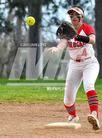 Thumbnail 3 in Ayala vs. Redlands East Valley photogallery.