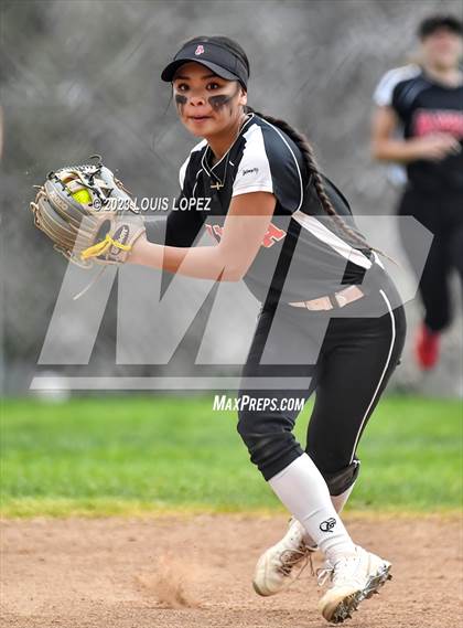 Thumbnail 3 in Ayala vs. Redlands East Valley photogallery.