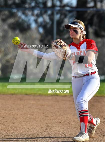 Thumbnail 3 in Ayala vs. Redlands East Valley photogallery.