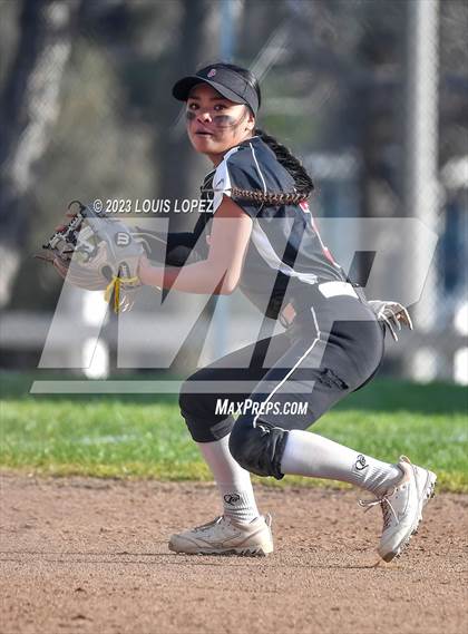 Thumbnail 3 in Ayala vs. Redlands East Valley photogallery.