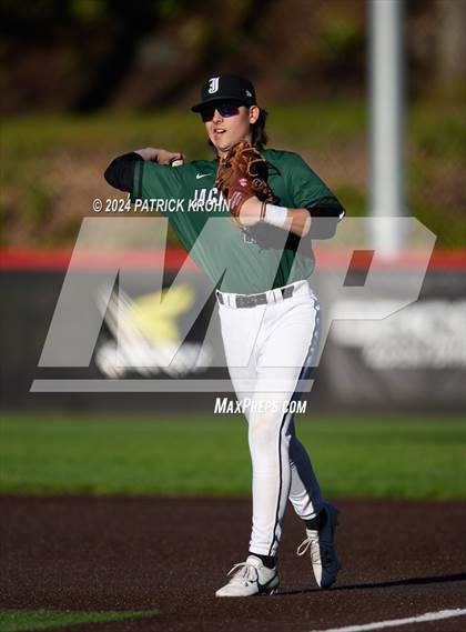 Thumbnail 2 in Woodinville vs Jackson (WIAA 4A District 1/2 Playoff) photogallery.