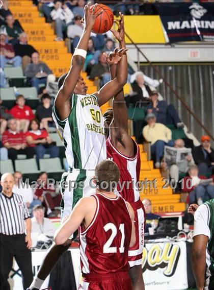 Thumbnail 2 in Westbury vs. Newark (NYSPHSAA Class A Semifinal) photogallery.