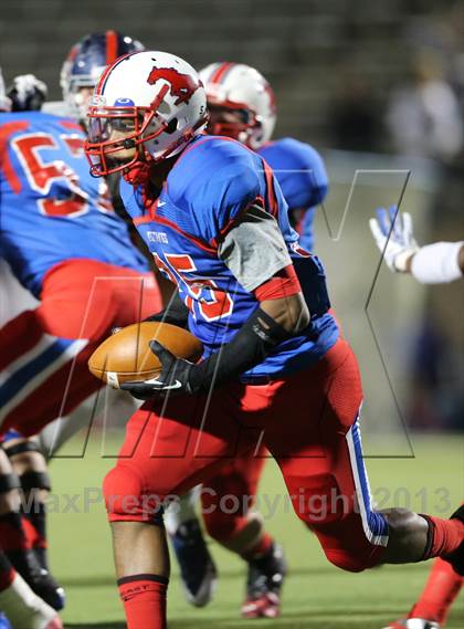 Thumbnail 3 in Boyd vs. Pearce (UIL 5A D2 Bi-District Playoff) photogallery.