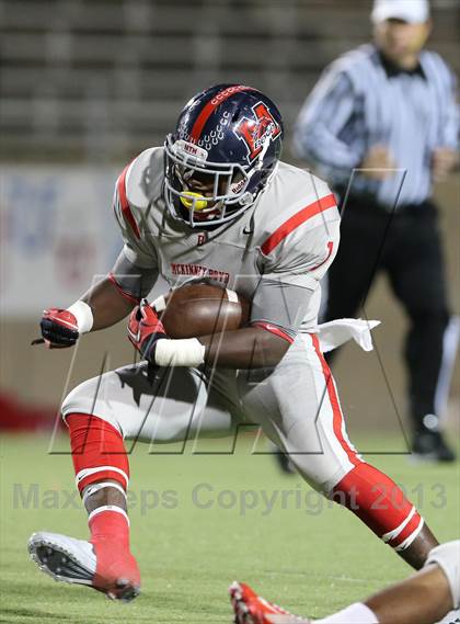 Thumbnail 3 in Boyd vs. Pearce (UIL 5A D2 Bi-District Playoff) photogallery.