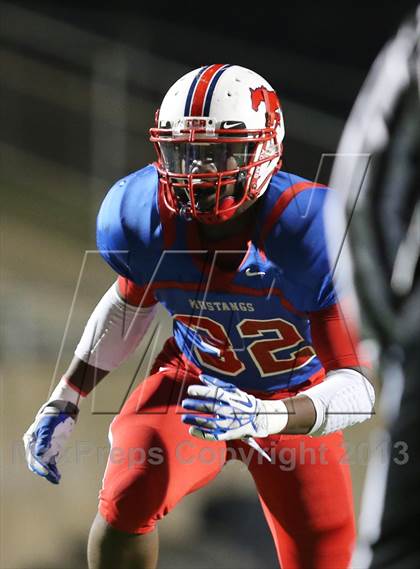 Thumbnail 2 in Boyd vs. Pearce (UIL 5A D2 Bi-District Playoff) photogallery.