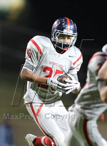 Thumbnail 2 in Boyd vs. Pearce (UIL 5A D2 Bi-District Playoff) photogallery.