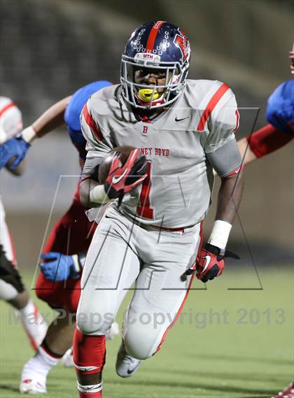 Thumbnail 2 in Boyd vs. Pearce (UIL 5A D2 Bi-District Playoff) photogallery.