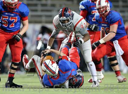 Thumbnail 2 in Boyd vs. Pearce (UIL 5A D2 Bi-District Playoff) photogallery.