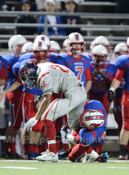 Thumbnail 3 in Boyd vs. Pearce (UIL 5A D2 Bi-District Playoff) photogallery.