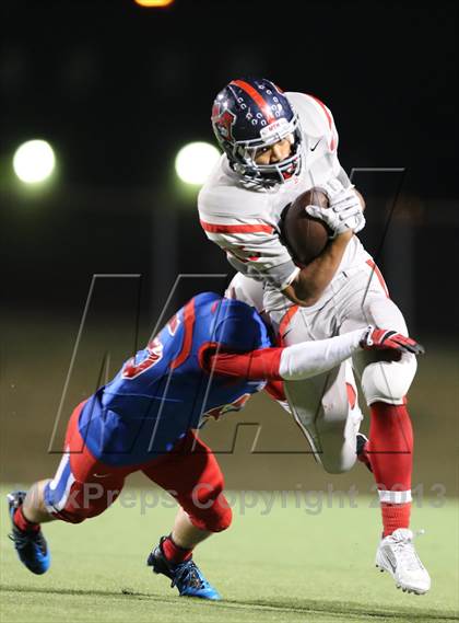 Thumbnail 2 in Boyd vs. Pearce (UIL 5A D2 Bi-District Playoff) photogallery.