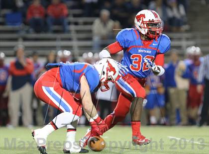 Thumbnail 1 in Boyd vs. Pearce (UIL 5A D2 Bi-District Playoff) photogallery.