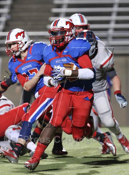 Thumbnail 2 in Boyd vs. Pearce (UIL 5A D2 Bi-District Playoff) photogallery.