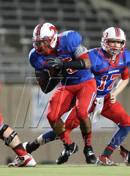 Thumbnail 2 in Boyd vs. Pearce (UIL 5A D2 Bi-District Playoff) photogallery.