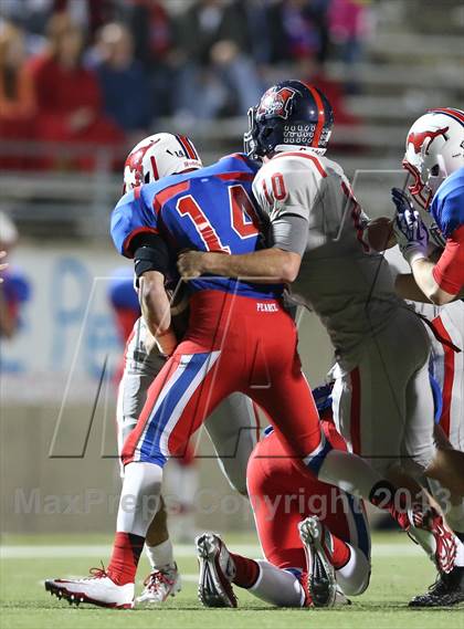 Thumbnail 3 in Boyd vs. Pearce (UIL 5A D2 Bi-District Playoff) photogallery.