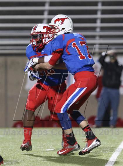 Thumbnail 2 in Boyd vs. Pearce (UIL 5A D2 Bi-District Playoff) photogallery.