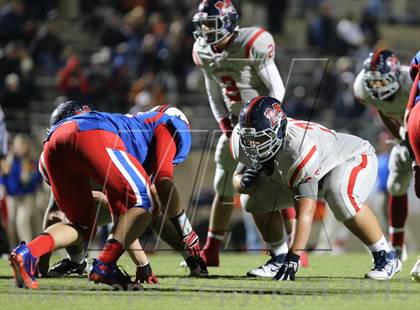 Thumbnail 1 in Boyd vs. Pearce (UIL 5A D2 Bi-District Playoff) photogallery.