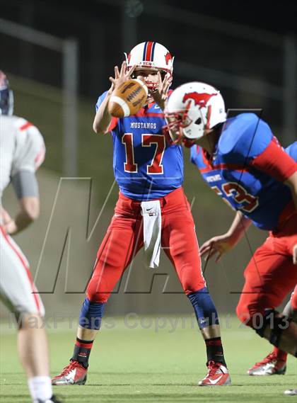 Thumbnail 2 in Boyd vs. Pearce (UIL 5A D2 Bi-District Playoff) photogallery.