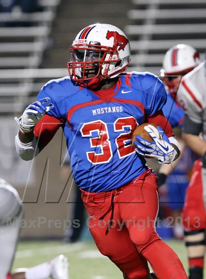 Thumbnail 1 in Boyd vs. Pearce (UIL 5A D2 Bi-District Playoff) photogallery.