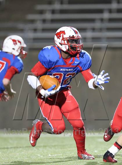 Thumbnail 3 in Boyd vs. Pearce (UIL 5A D2 Bi-District Playoff) photogallery.