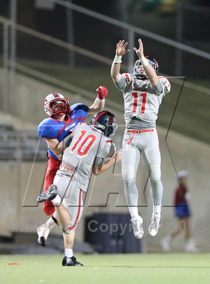Thumbnail 2 in Boyd vs. Pearce (UIL 5A D2 Bi-District Playoff) photogallery.