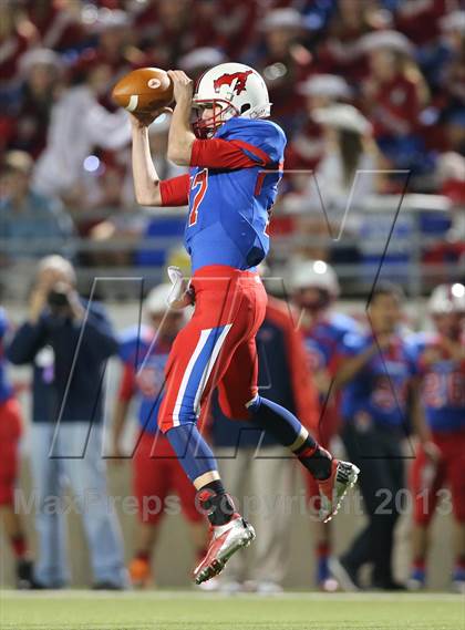 Thumbnail 1 in Boyd vs. Pearce (UIL 5A D2 Bi-District Playoff) photogallery.