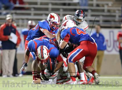 Thumbnail 1 in Boyd vs. Pearce (UIL 5A D2 Bi-District Playoff) photogallery.