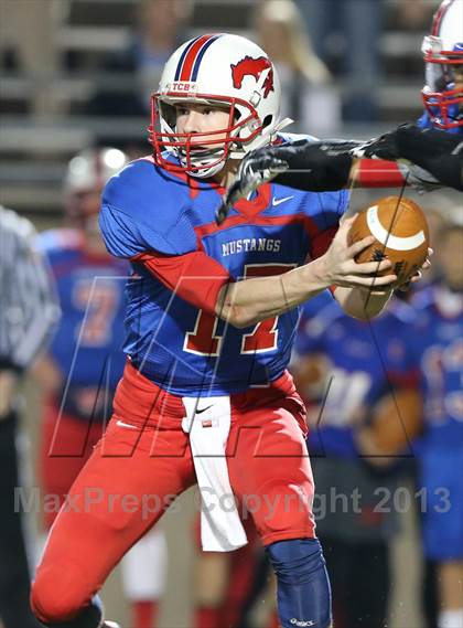 Thumbnail 1 in Boyd vs. Pearce (UIL 5A D2 Bi-District Playoff) photogallery.