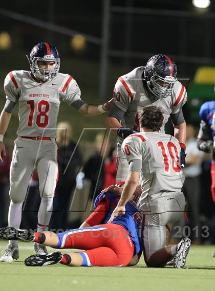 Thumbnail 1 in Boyd vs. Pearce (UIL 5A D2 Bi-District Playoff) photogallery.