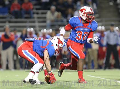 Thumbnail 2 in Boyd vs. Pearce (UIL 5A D2 Bi-District Playoff) photogallery.