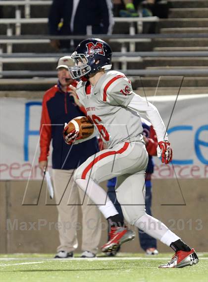 Thumbnail 1 in Boyd vs. Pearce (UIL 5A D2 Bi-District Playoff) photogallery.