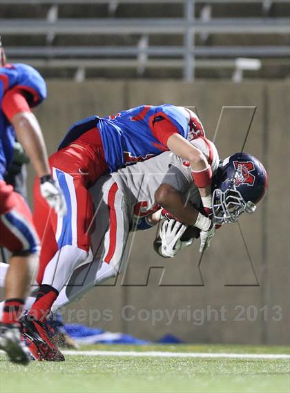 Thumbnail 2 in Boyd vs. Pearce (UIL 5A D2 Bi-District Playoff) photogallery.