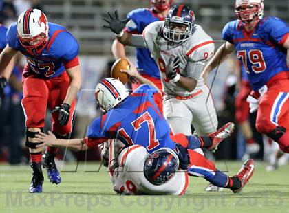 Thumbnail 1 in Boyd vs. Pearce (UIL 5A D2 Bi-District Playoff) photogallery.