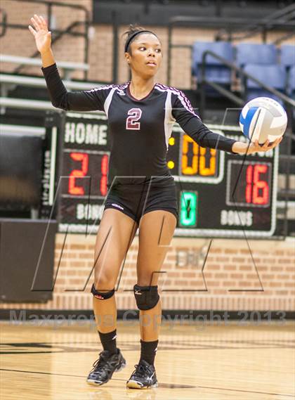 Thumbnail 1 in Whitney vs. Mansfield Timberview photogallery.