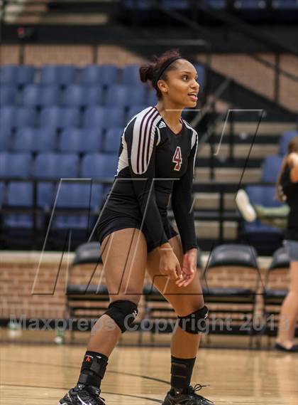 Thumbnail 2 in Whitney vs. Mansfield Timberview photogallery.
